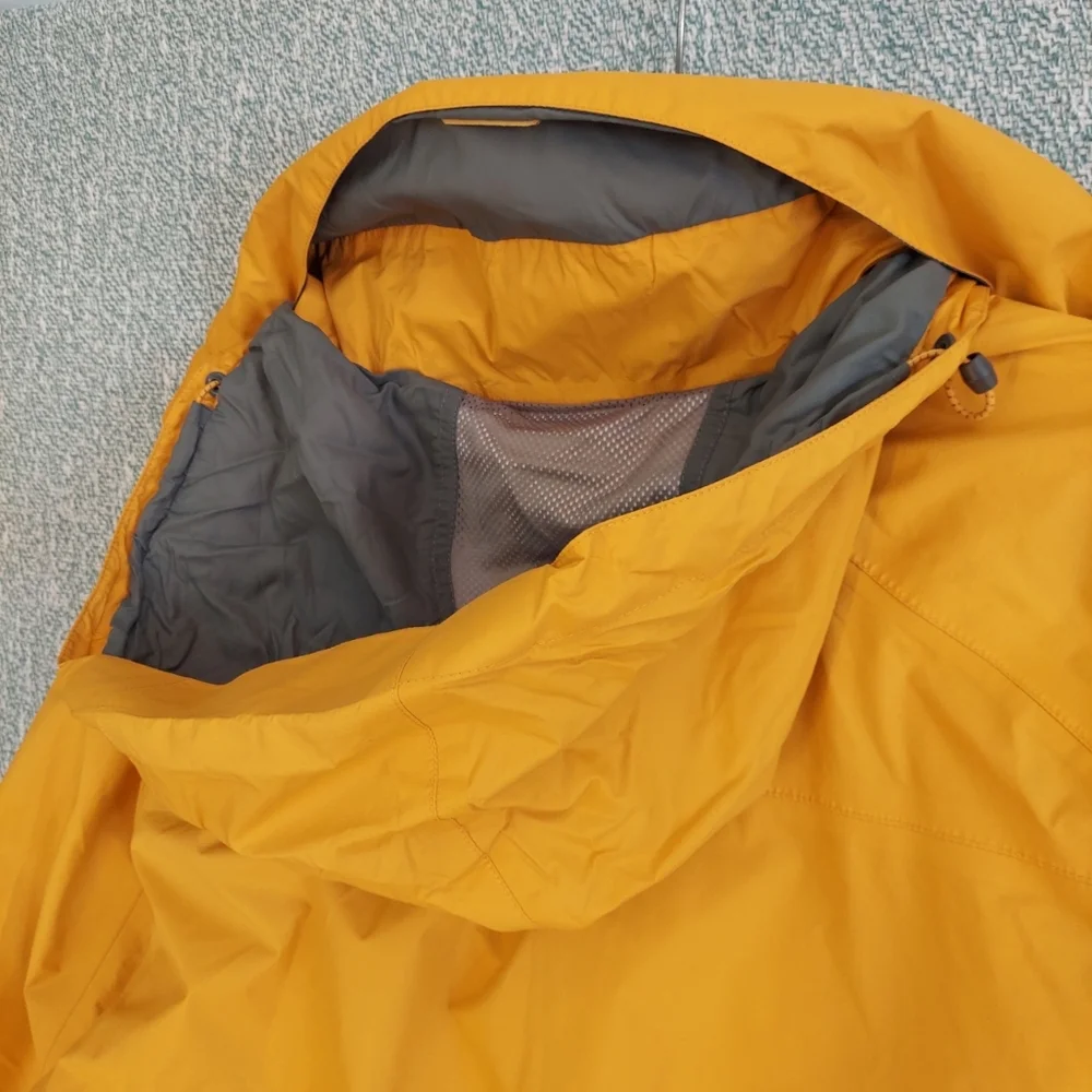 L.L. Bean Men's Yellow 'StowAway' Hooded Raincoat - Picture 6 of 16